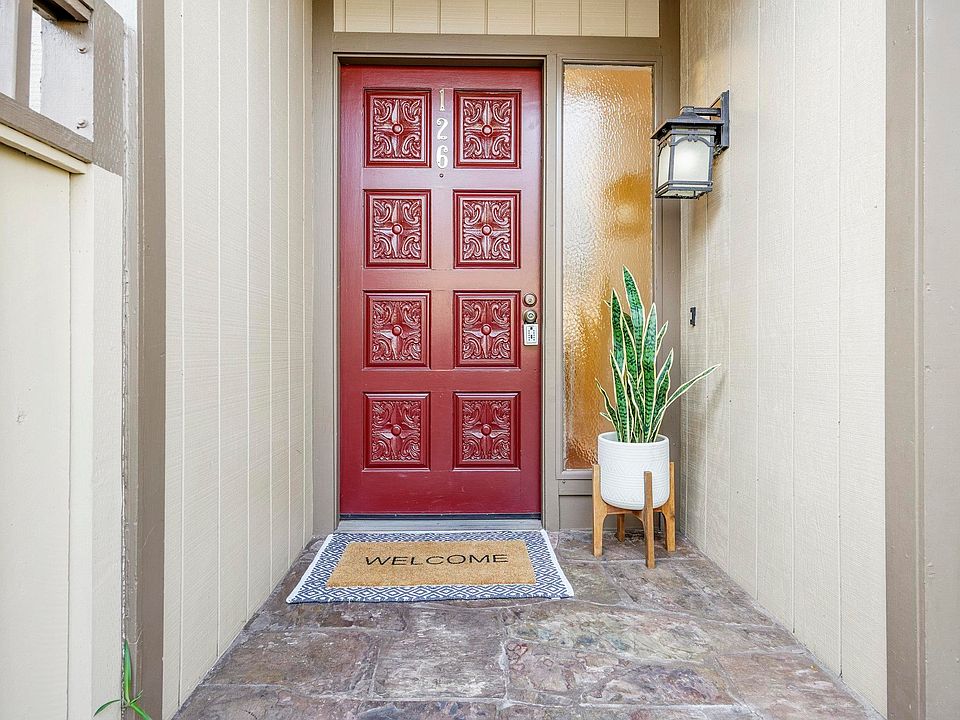 1st image of 126 Alamo Sq