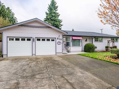819 Greg Way, Eugene, OR, 97404