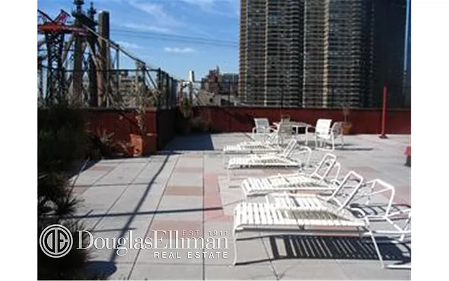 Rented by Douglas Elliman | media 16