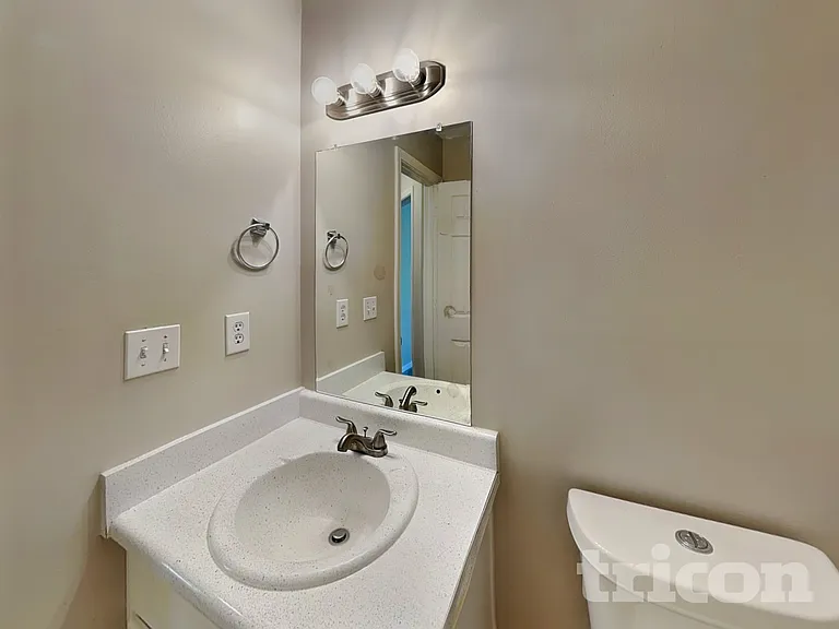 547 Horseshoe Cir — Photo 12