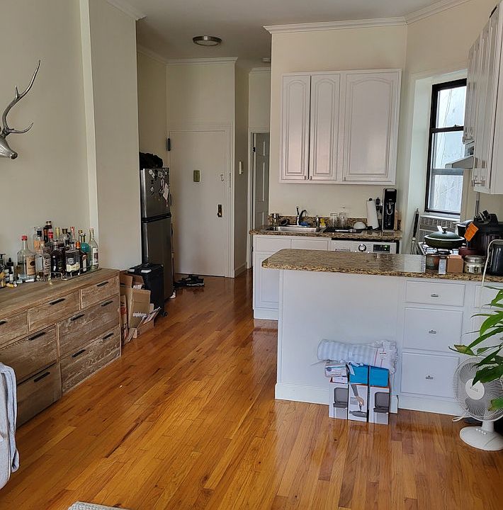2nd image of 34 E 4th St #5FW