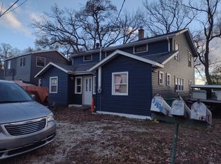 33670 N Lake Shore Dr, Grayslake, IL