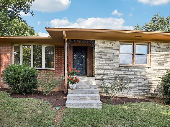 2nd image of 4028 Sussex Dr