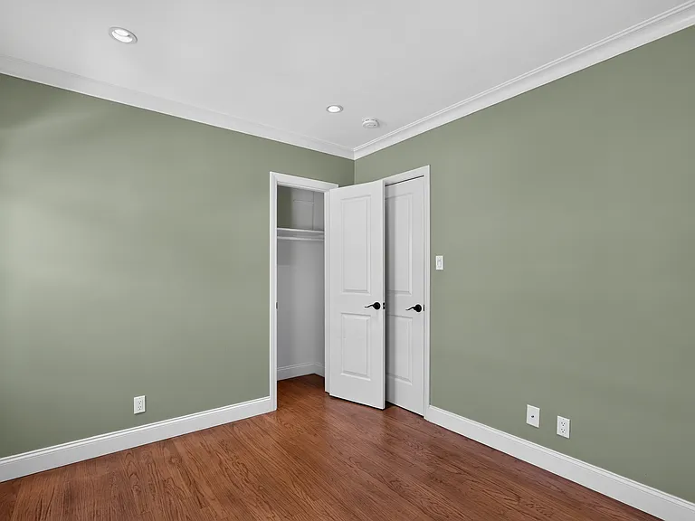 7742 Dunbarton Ave — Photo 17