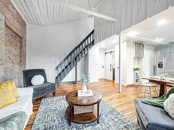 2nd image of 267 Locust St APT 2A
