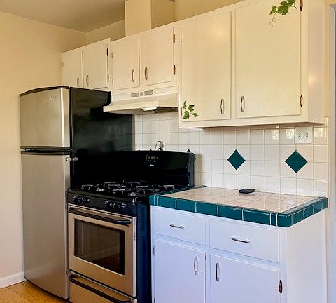 2nd image of 2416 Palmetto Ave APT 2