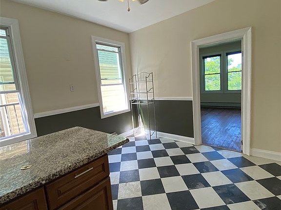 3rd image of 225 Duncan Ave APT 6