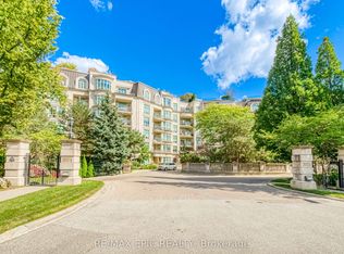 7071 Bayview Ave #211, Markham, ON L3T7Y8