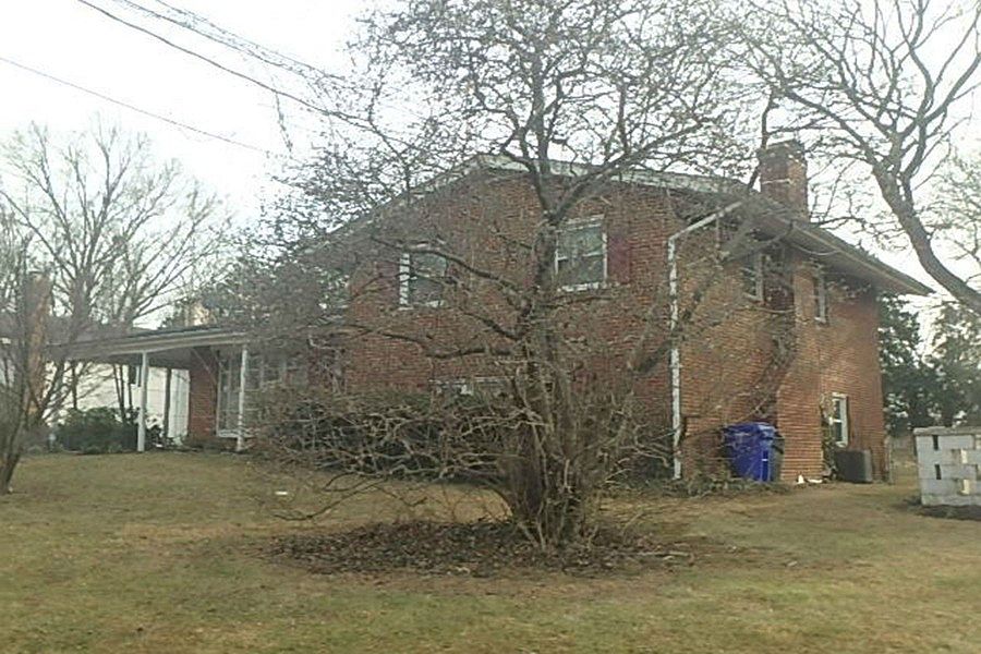 2nd image of 605 Burnt Mills Ave