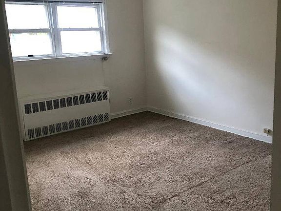 4th image of 53-143 63rd St Floor 2