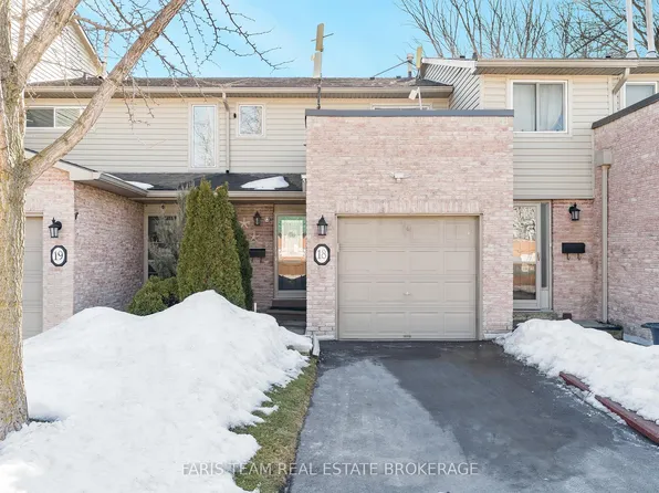 2075 Asta Dr #18, Mississauga, ON L5A 2T5