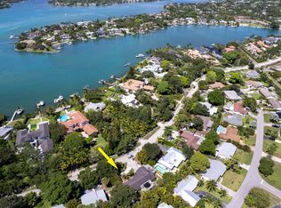 229 W Riverside Dr, Jupiter, FL 33469