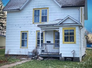 913 Beaser Ave, Ashland, WI 54806