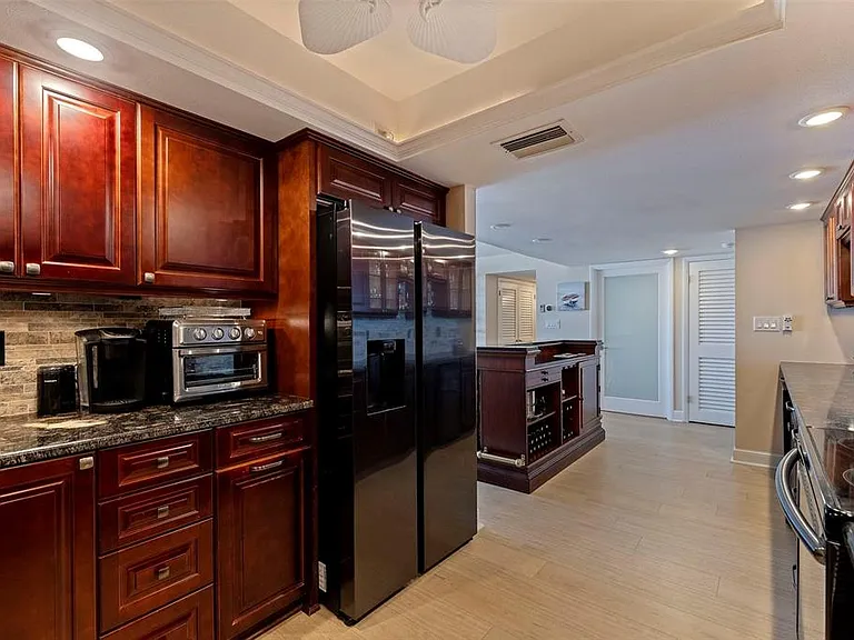 7650 Bayshore Dr #1005 — Photo 22
