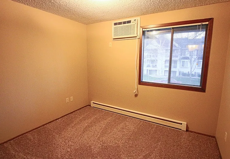 Quadrangle Apartments — Photo 13