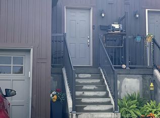 110 Grew Blvd #7, Georgina, ON L0E1L0