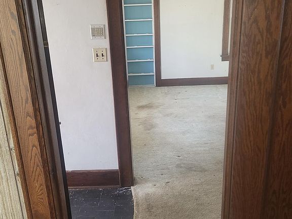 4th image of 190 Grant St