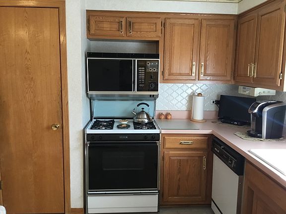 2nd image of 10406 S Kathy Ct