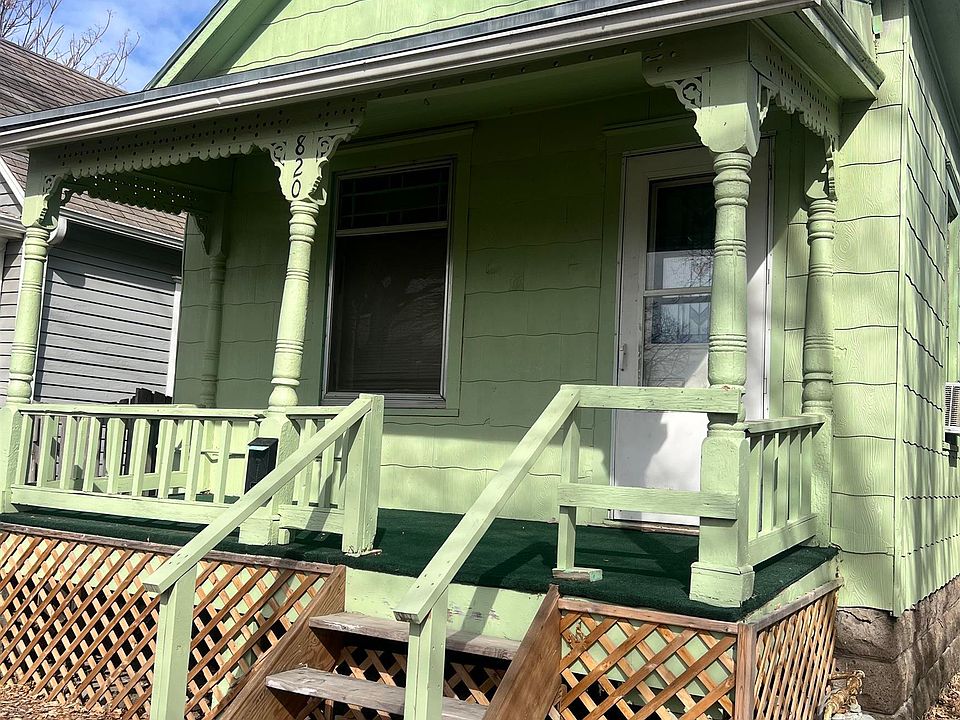 1st image of 820 Charleston St