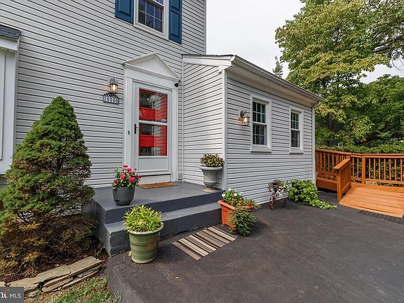 2nd image of 20550 Neerwinder St
