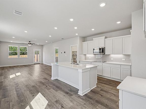 5th image of 1216 Lavender Way