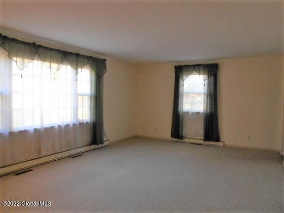 3rd image of 19 Juniper Dr