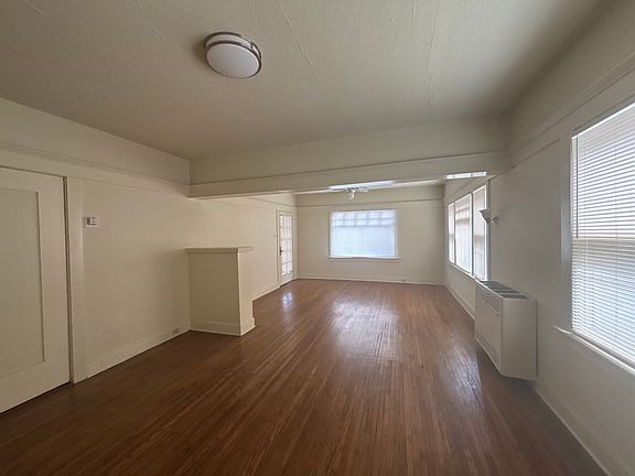 3rd image of 1522 E 1st St #1522