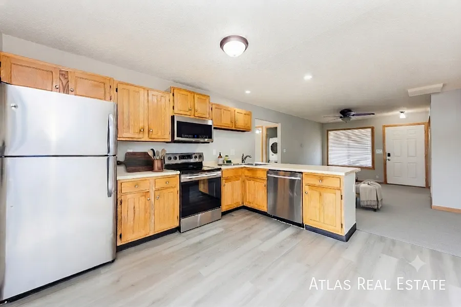 Coming soon ~ Apply today and move in this September! — Photo 2