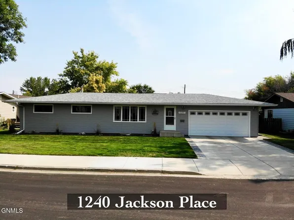 1240 W Jackson Pl, Williston, ND 58801