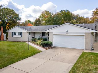 758 Lake Forest Rd, Rochester Hills, MI 48309
