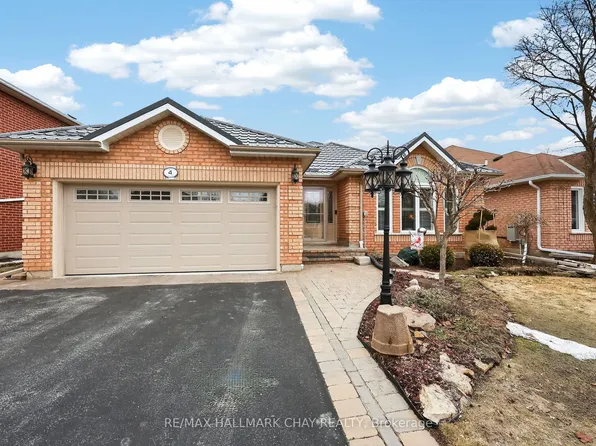 4 Darling Cres, New Tecumseth, ON L9R 1P4