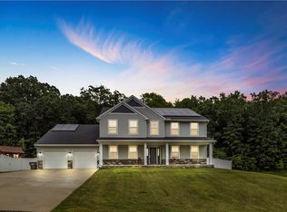 280 Crabapple Ln, Beaver Falls, PA 15010