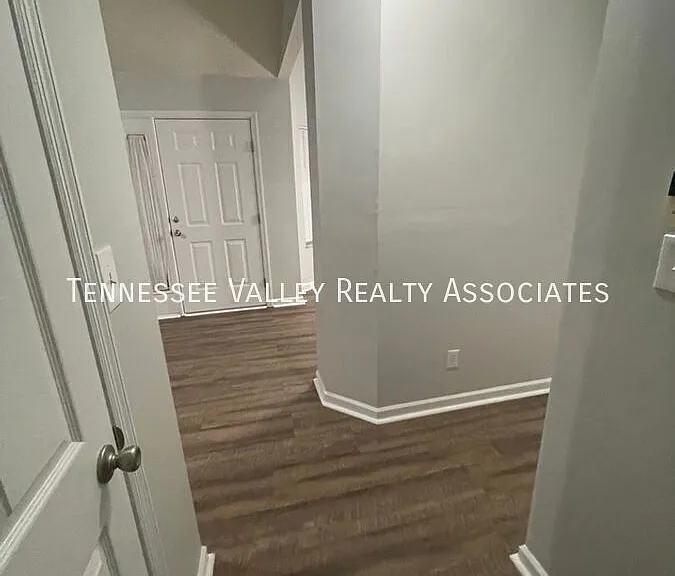 1513 Spelling Way — Photo 14