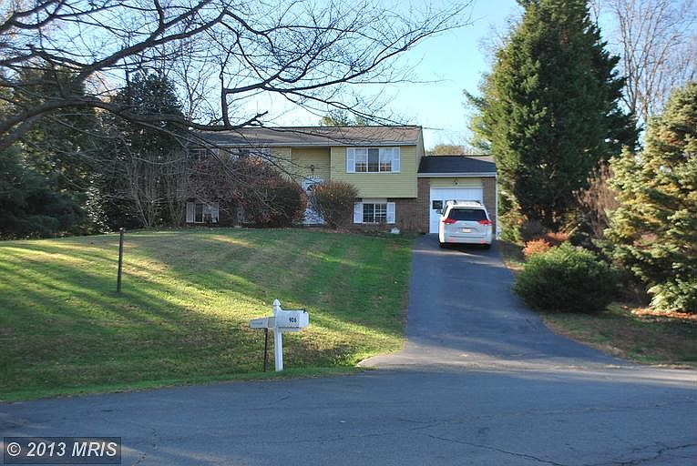 1st image of 906 Cantle Ln