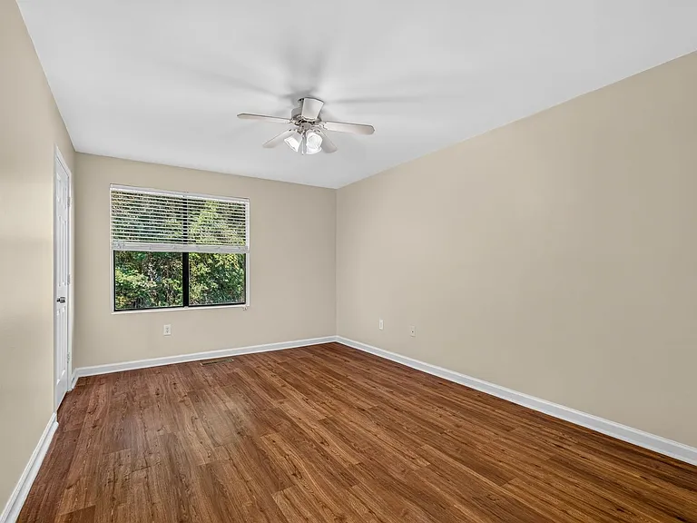 6239 Lucille Dr — Photo 18