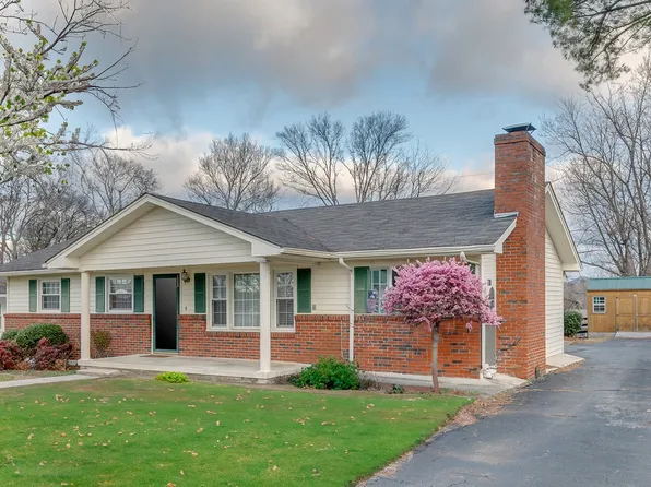 302 W Colonial St, Woodbury, TN 37190