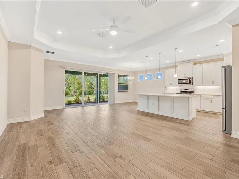 16808 Bay Island Ct — Photo 4