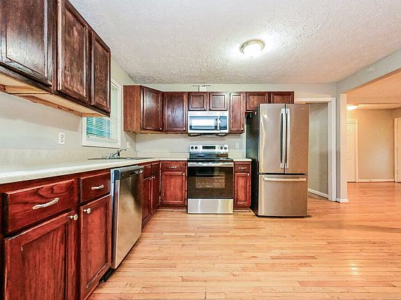 5th image of 160 Swan Lake Dr