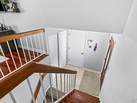4th image of 4036 Bellvue Dr