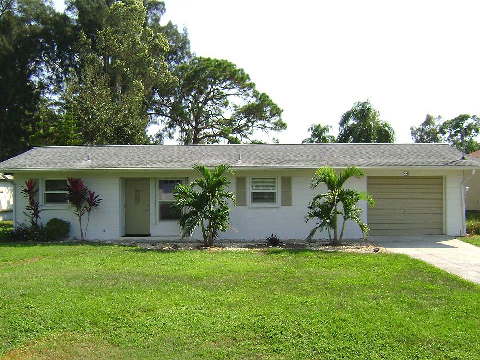 1st image of 220 Hibiscus St