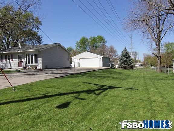 Large side yard