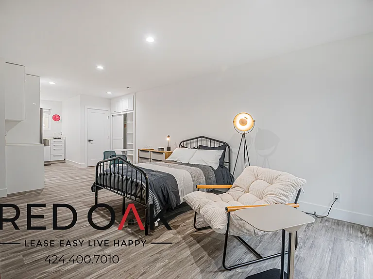 1346 N Fuller Ave #3 — Photo 4