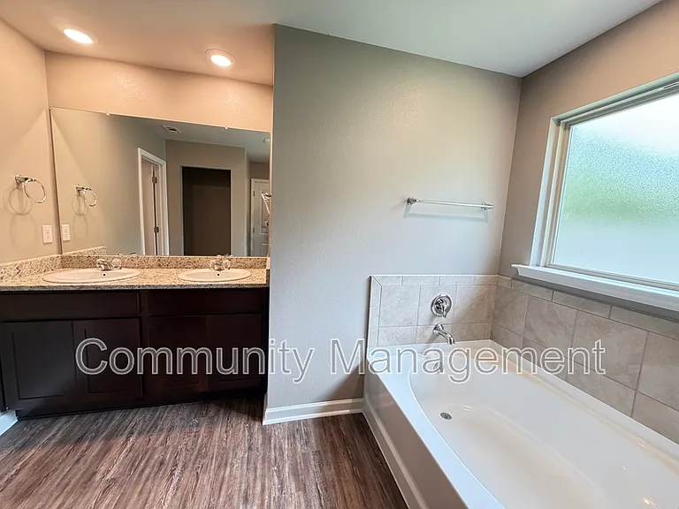 30891 Clearview Ct — Photo 8
