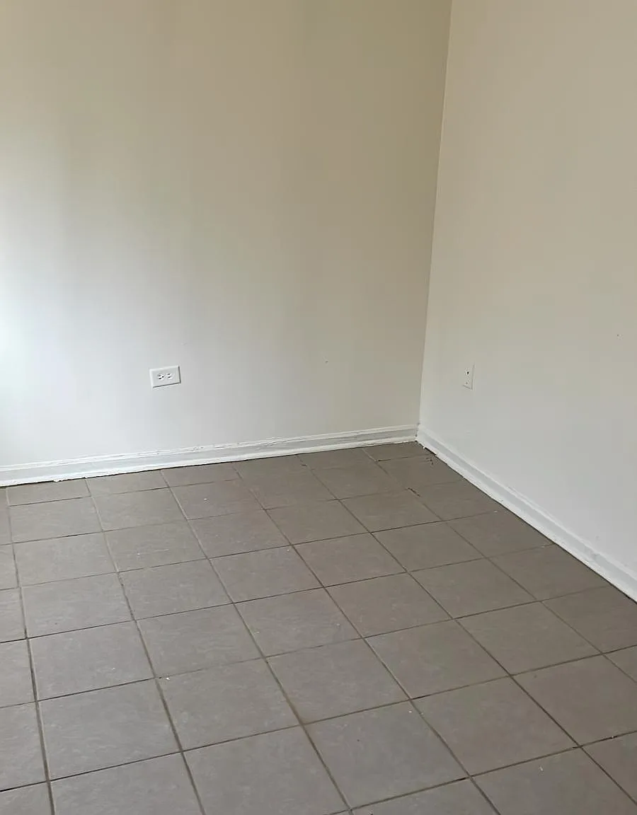 1 bed, 700 sqft, $1,350 — Photo 3