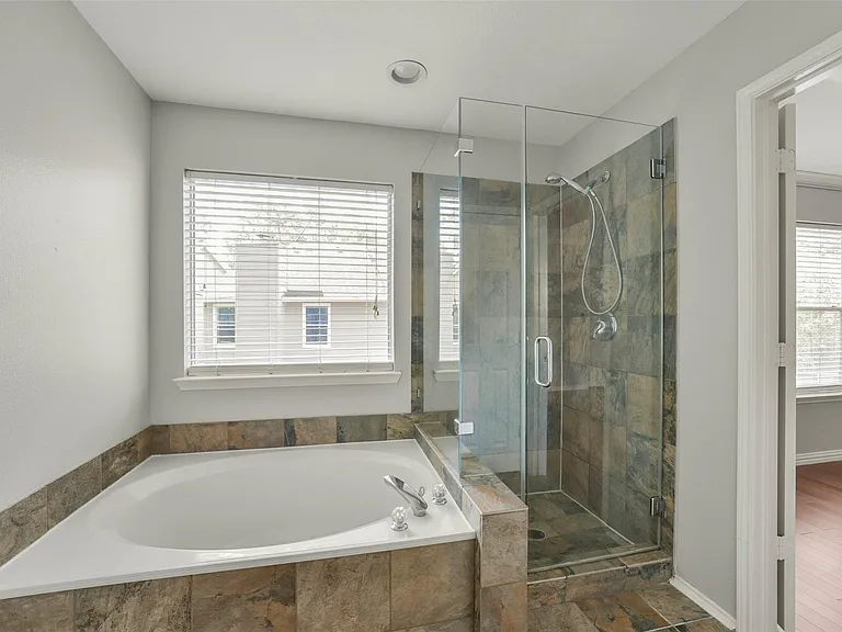 11 Verbena Bend Pl — Photo 22