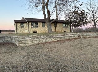 14464 172nd Rd, Winfield, KS 67156