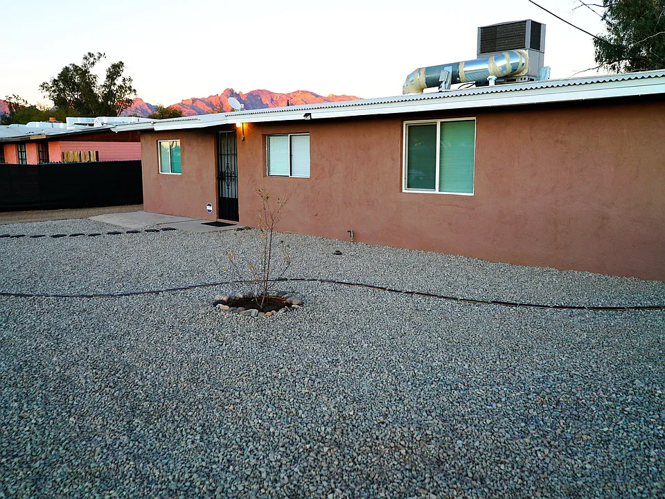 4002 N Fontana Ave