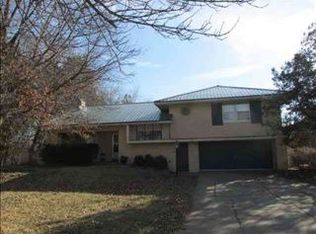 525 Sunset Rd, Waterloo, IA 50701