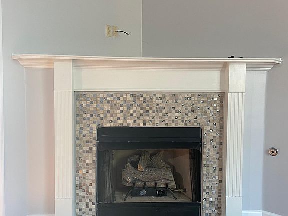 Such a beautiful fireplace!