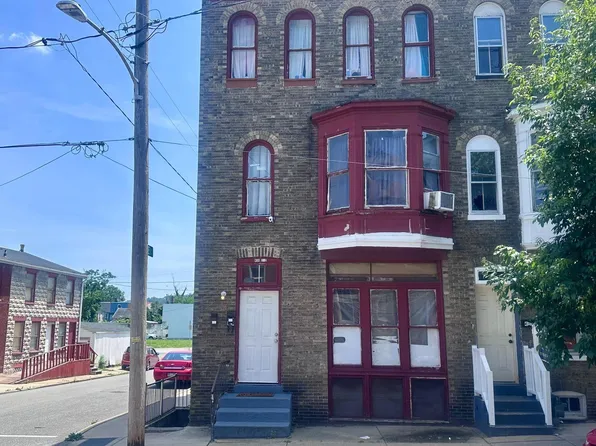 456 1/2 W Princess St, York, PA 17403